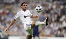 开云在线直播-赛道与绿茵的共振，贝林厄姆在F1街道赛之夜的决胜时刻