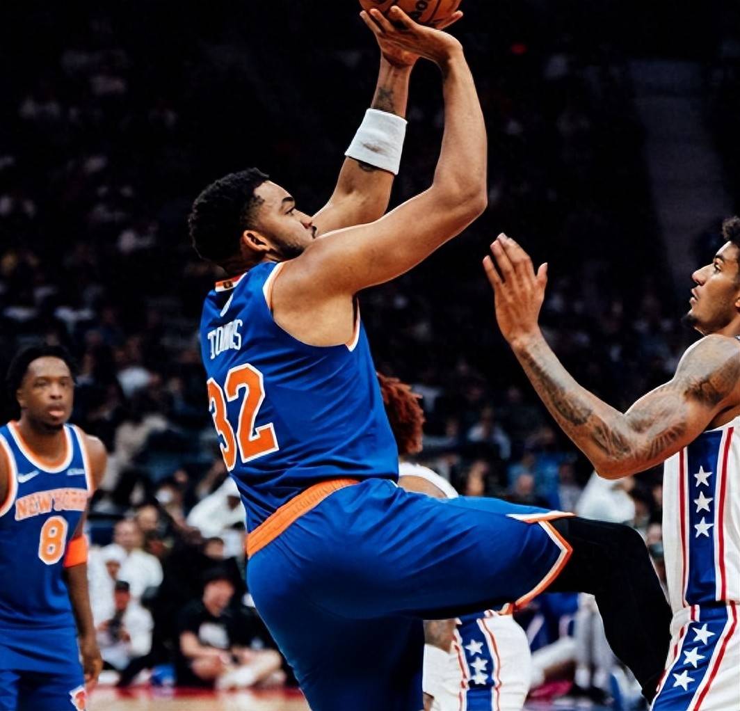 爵士横扫尼克斯，恩比德点燃赛场