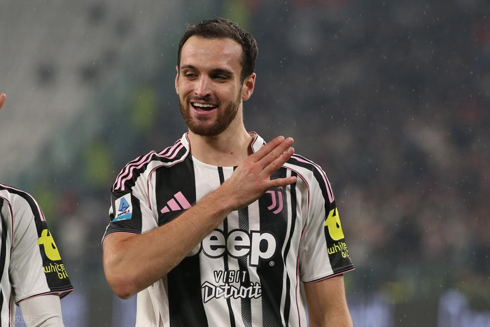 尤文图斯后卫神秘伤退，球队防线泄漏的简单介绍