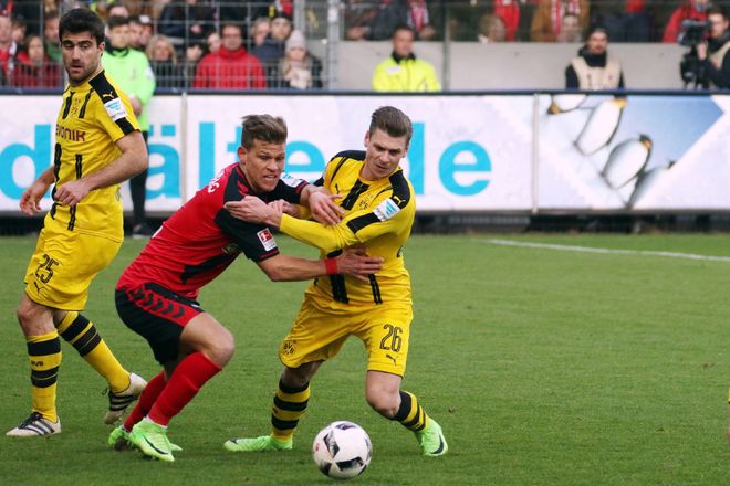 关于兰斯主场战平亚眠，争夺一分的信息