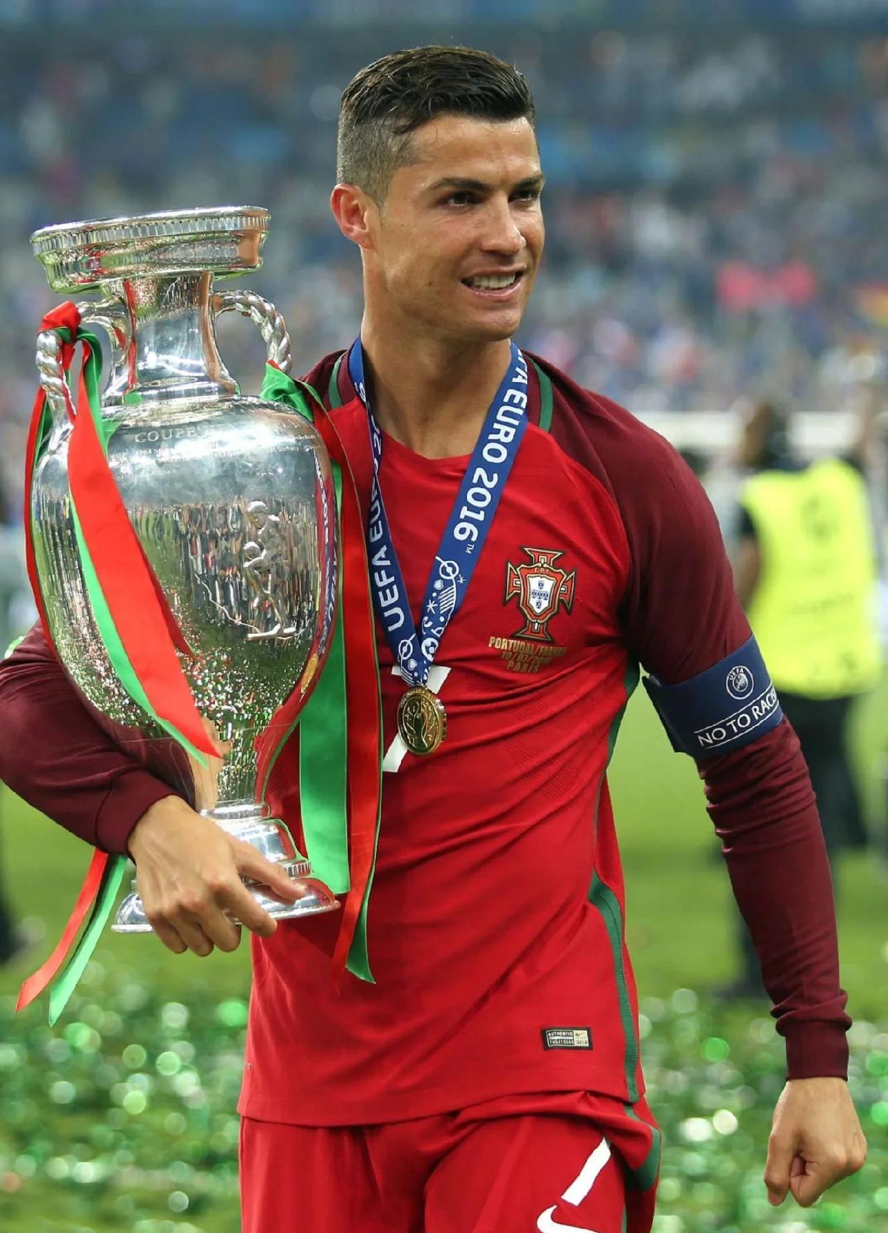 欧洲篮球联赛决出冠军