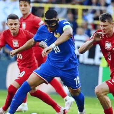 英格兰队与德国队交战,胜负难分的简单介绍 英格兰队与德国队交战,胜负难分的简单介绍