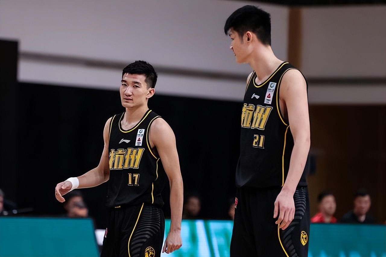 包含米尔顿凯恩斯痛失好局,球迷探讨主教练战术的词条 包含米尔顿凯恩斯痛失好局,球迷探讨主教练战术的词条