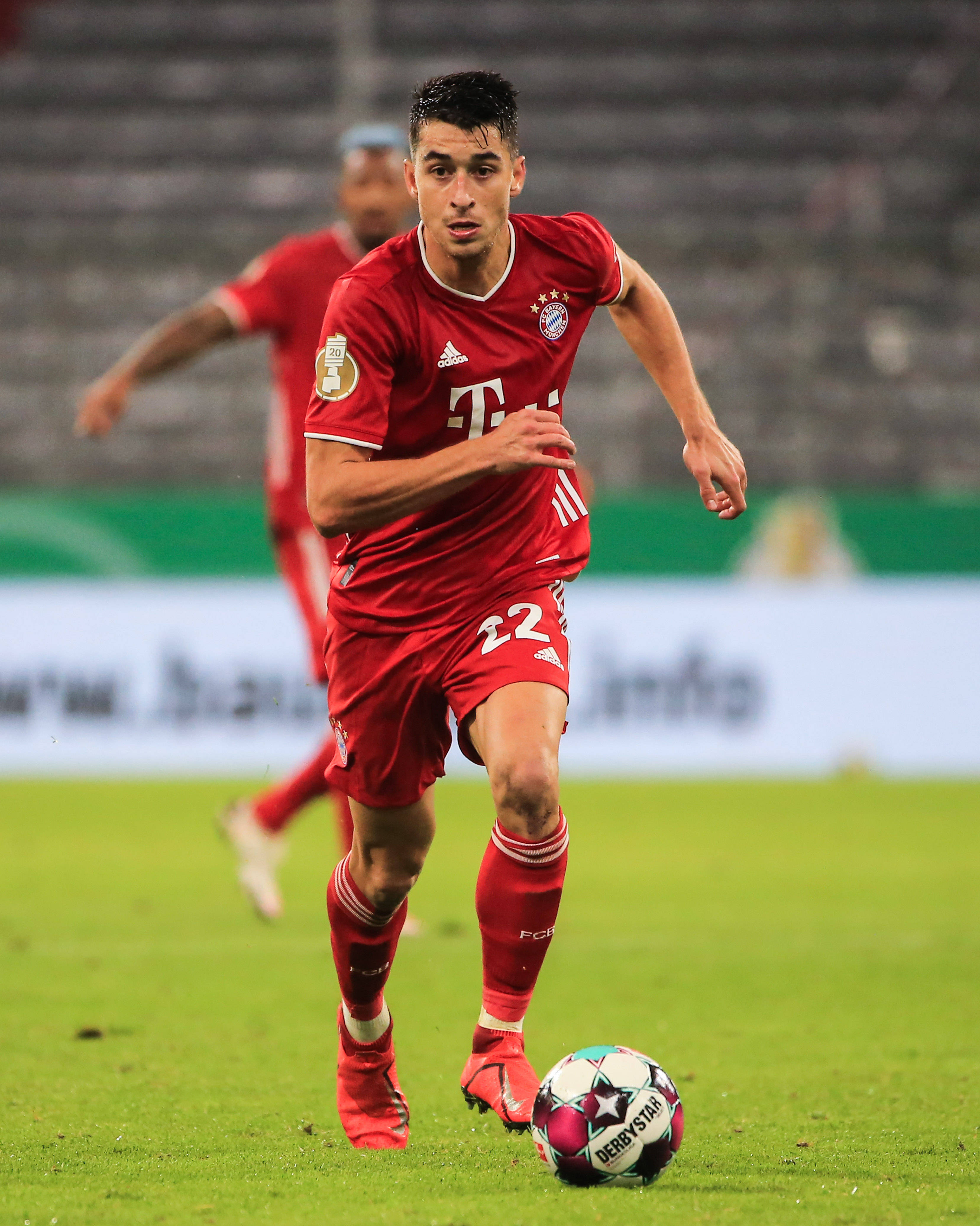 拜仁慕尼黑进球领先,轻松晋级 拜仁慕尼黑进球领先,轻松晋级