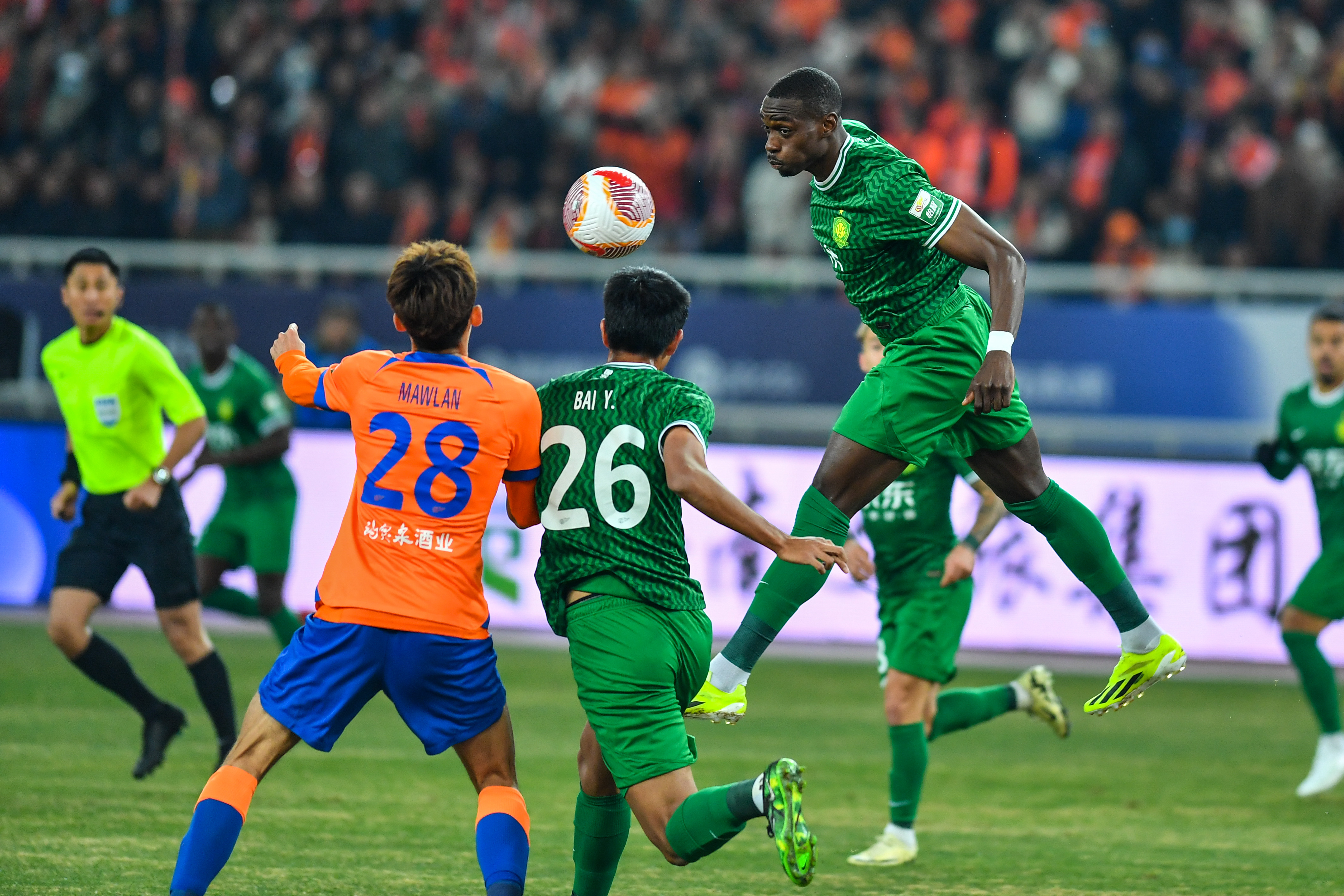 国内职业足球比赛激发观赏热情 国内职业足球比赛激发观赏热情