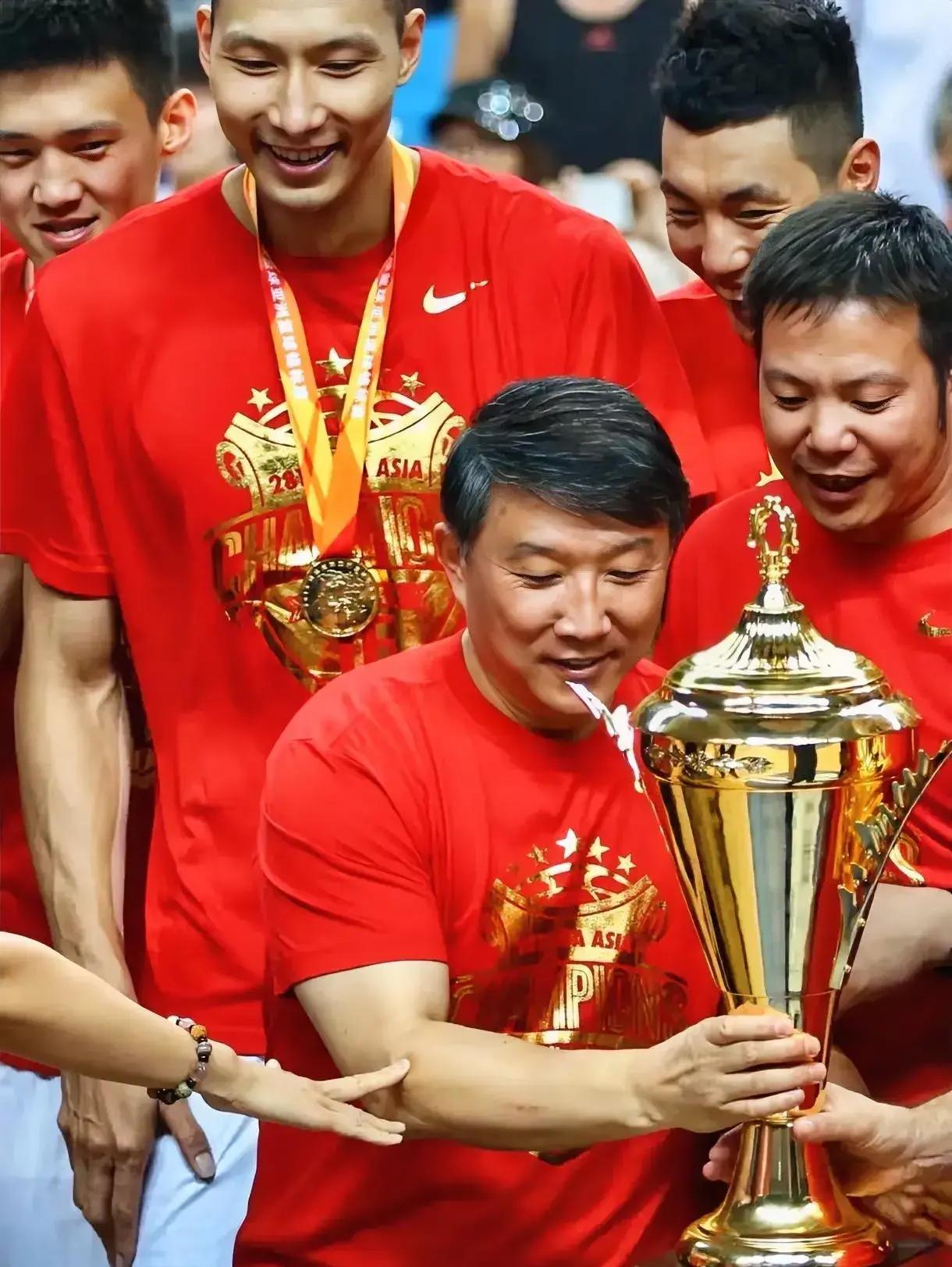 战队豪取连胜,篮球赛场上获佳绩 战队豪取连胜,篮球赛场上获佳绩