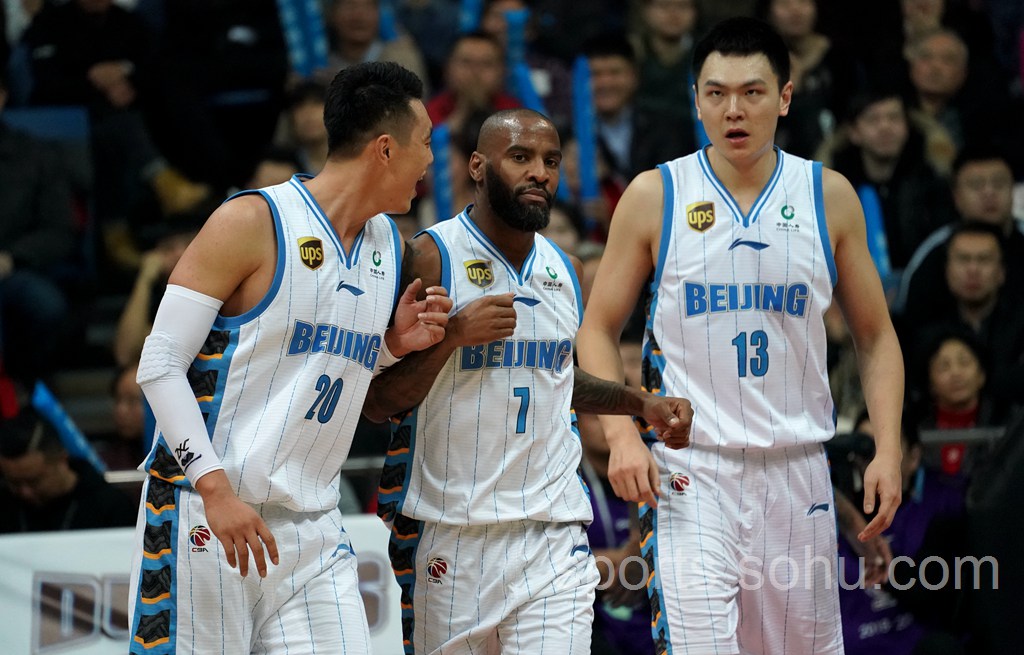 新疆主场胜利,对手难以招架 新疆主场胜利,对手难以招架