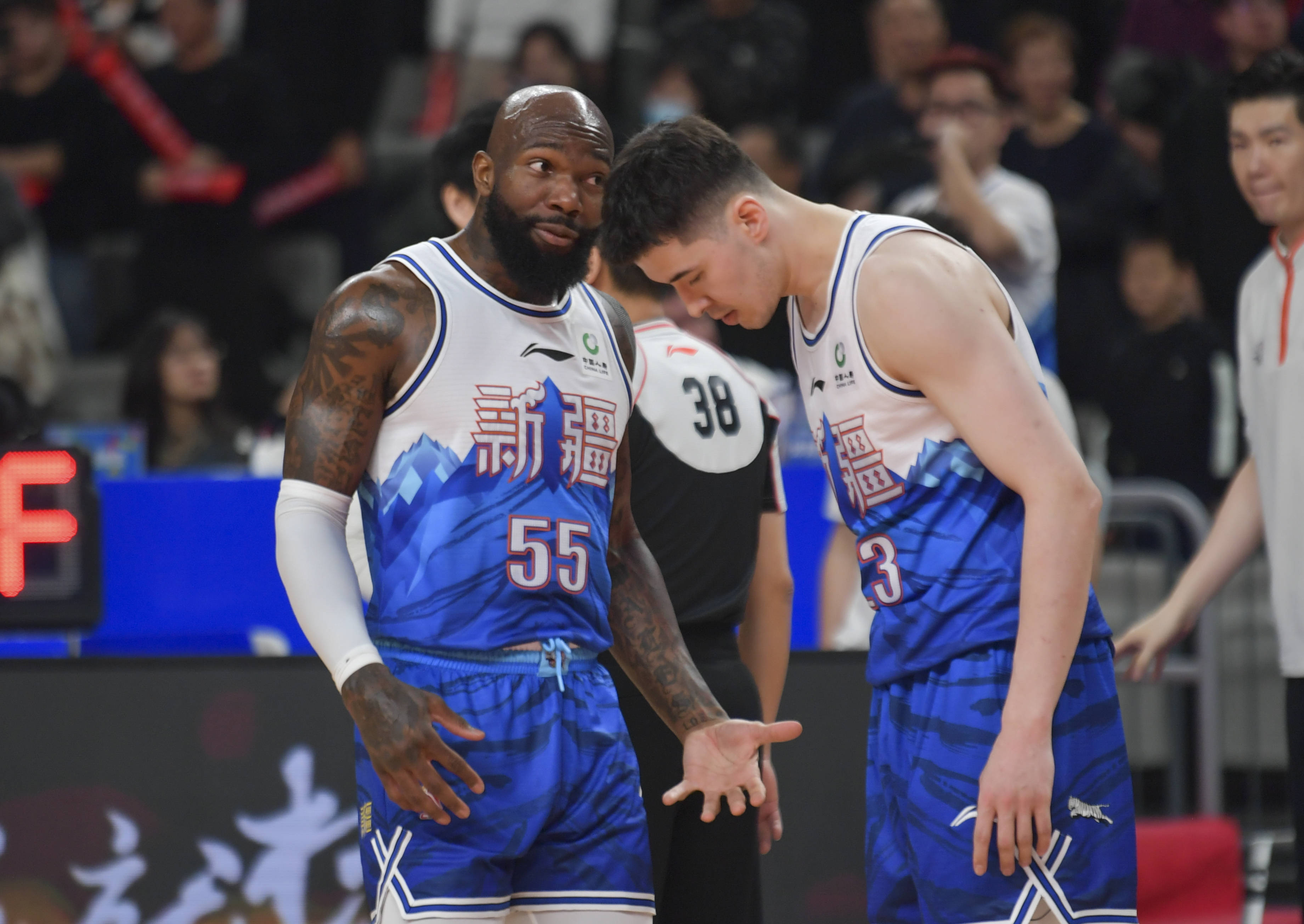 新疆主场胜利,对手难以招架 新疆主场胜利,对手难以招架