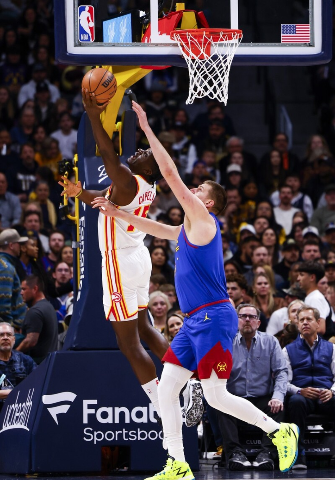 火箭鏖战马刺,约基奇点燃赛场 火箭鏖战马刺,约基奇点燃赛场