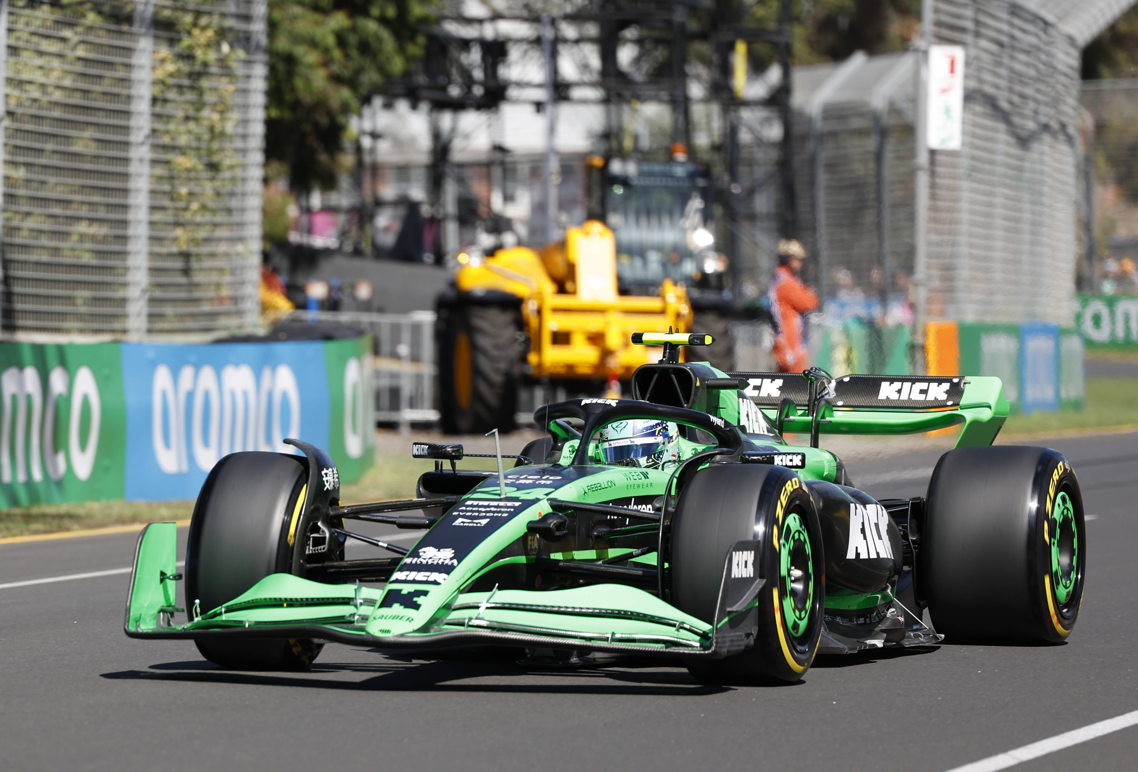 索伯车队完胜梅赛德斯，拉塞尔惊艳四座的简单介绍