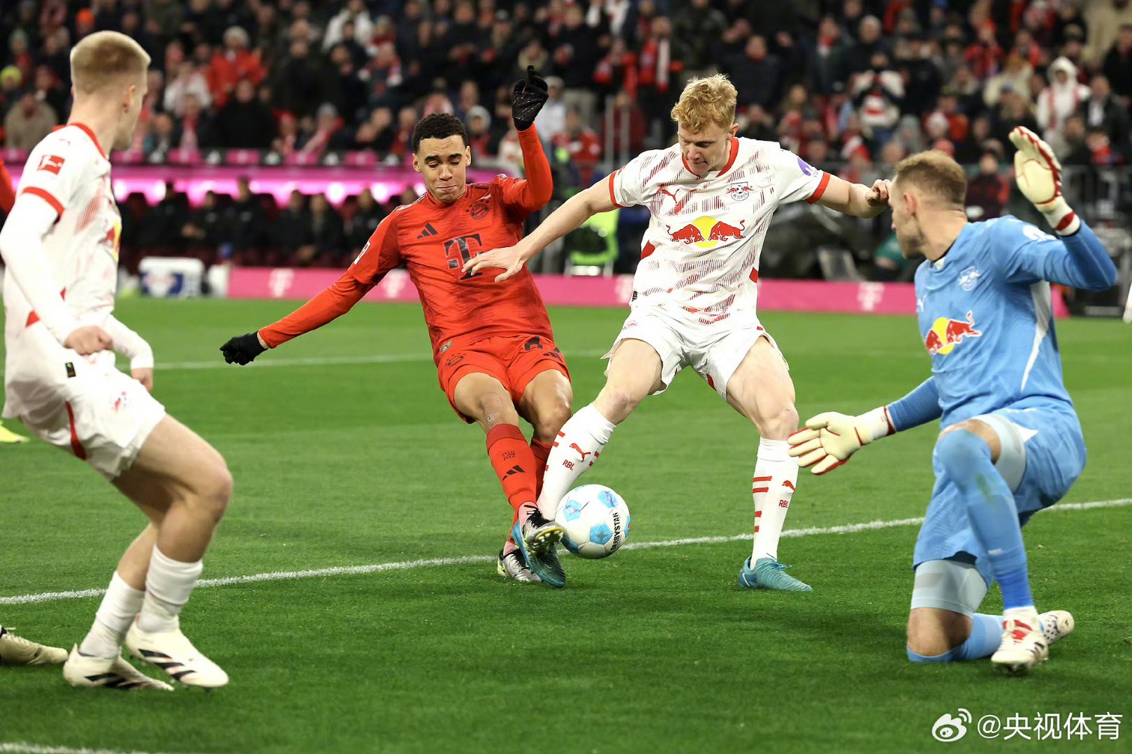 关于比利时队在比赛中取胜在望，晋级前景明朗的信息