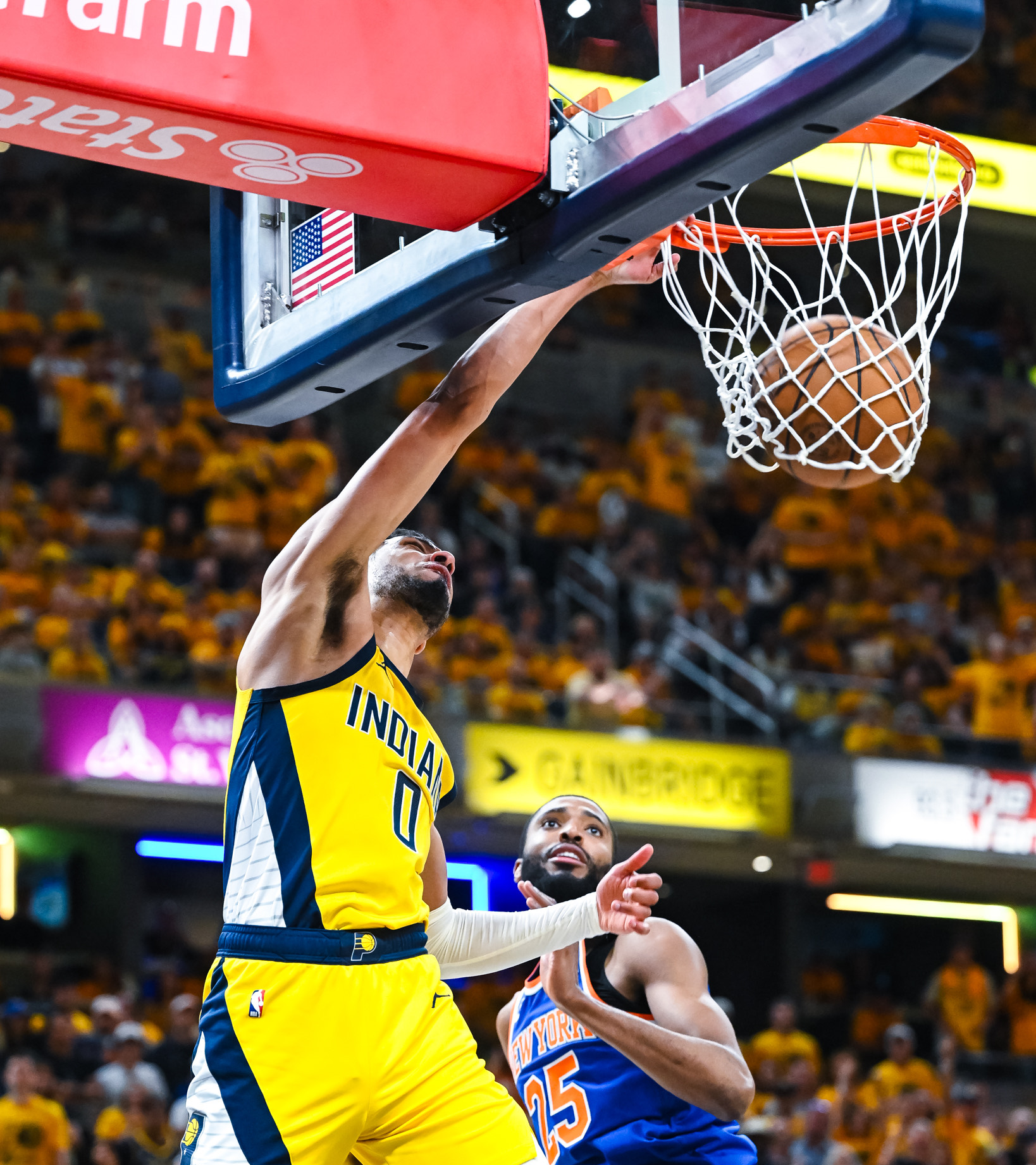 包含尼克斯轻取热火B队，西蒙斯三分雨点燃全场的词条