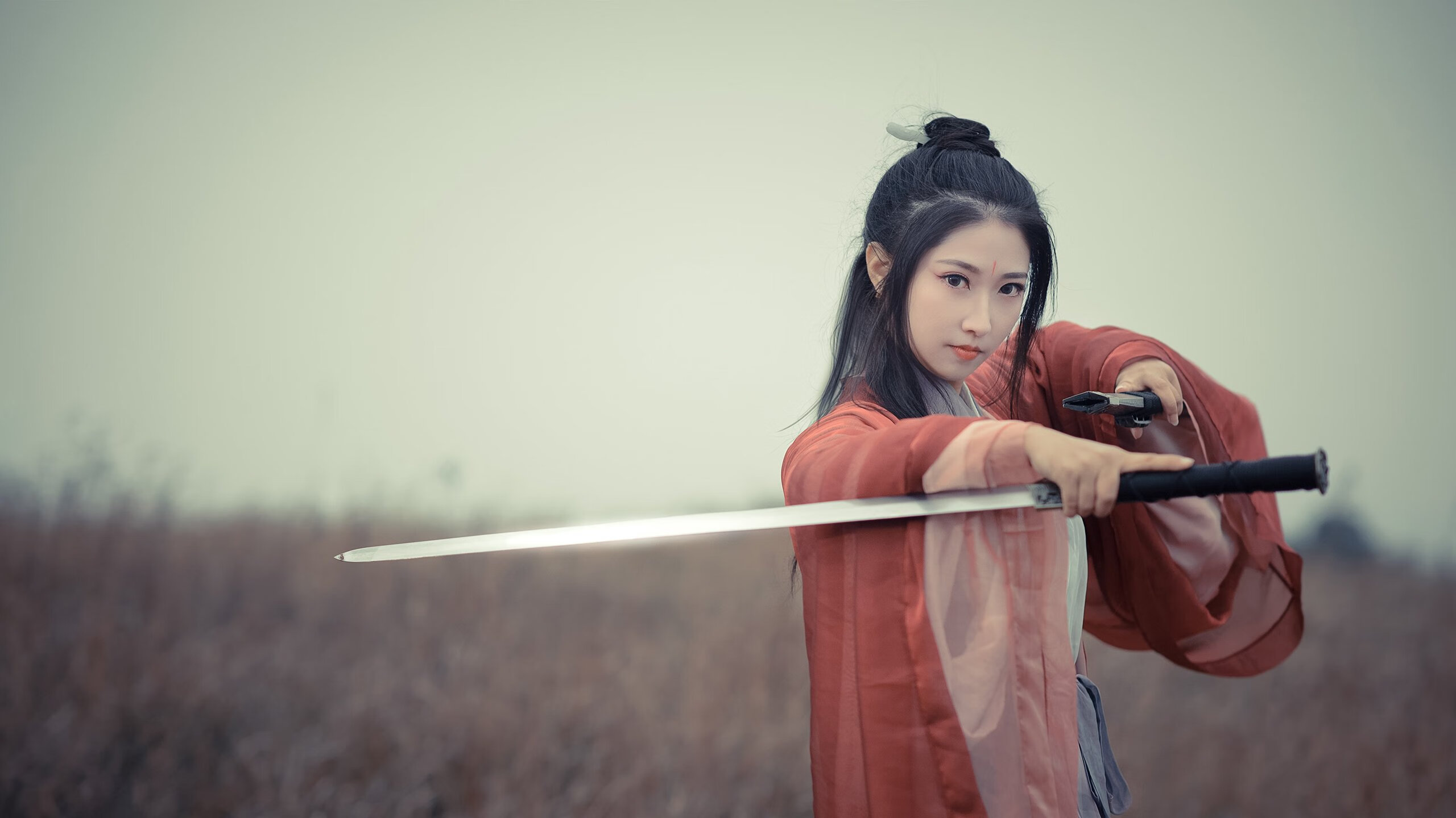 铁血防守到三分风暴—广东队打穿活塞,贝恩成关键先生的战术启示