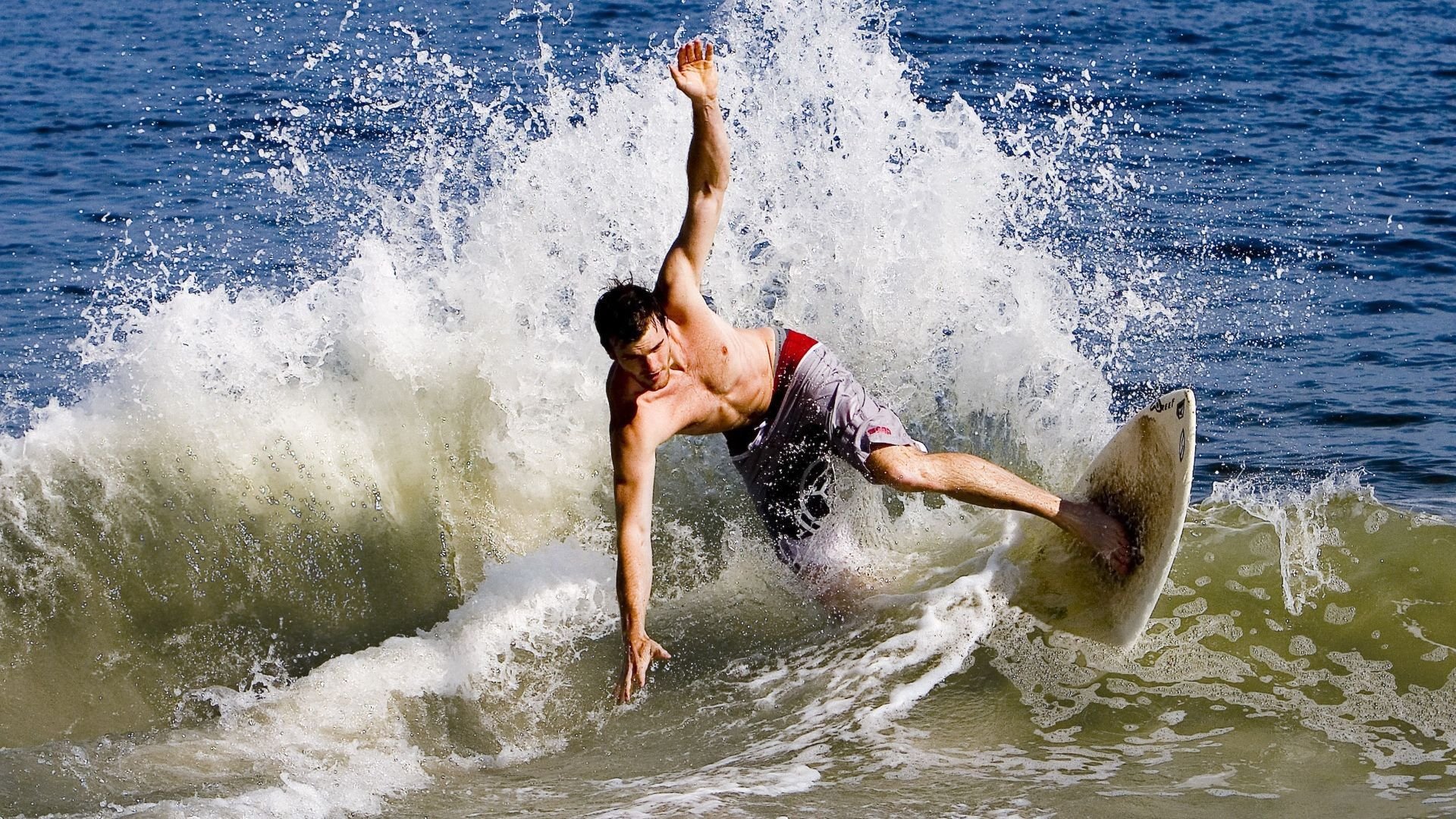 萨内独舞华沙夜，个人能力完全展现，波兰收割雷恩背后的战术启示